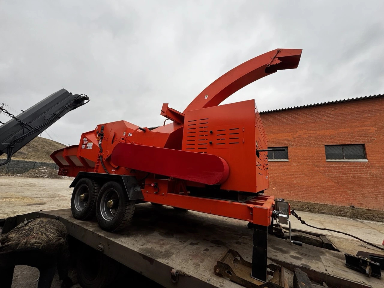 Измельчитель веток и древесины DH-220