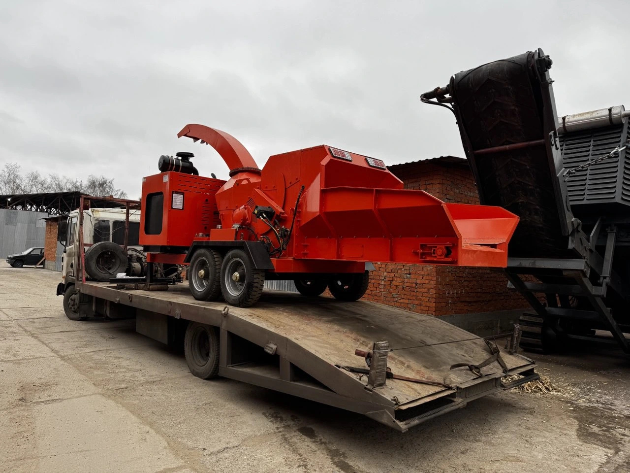 Измельчитель веток и древесины DH-220