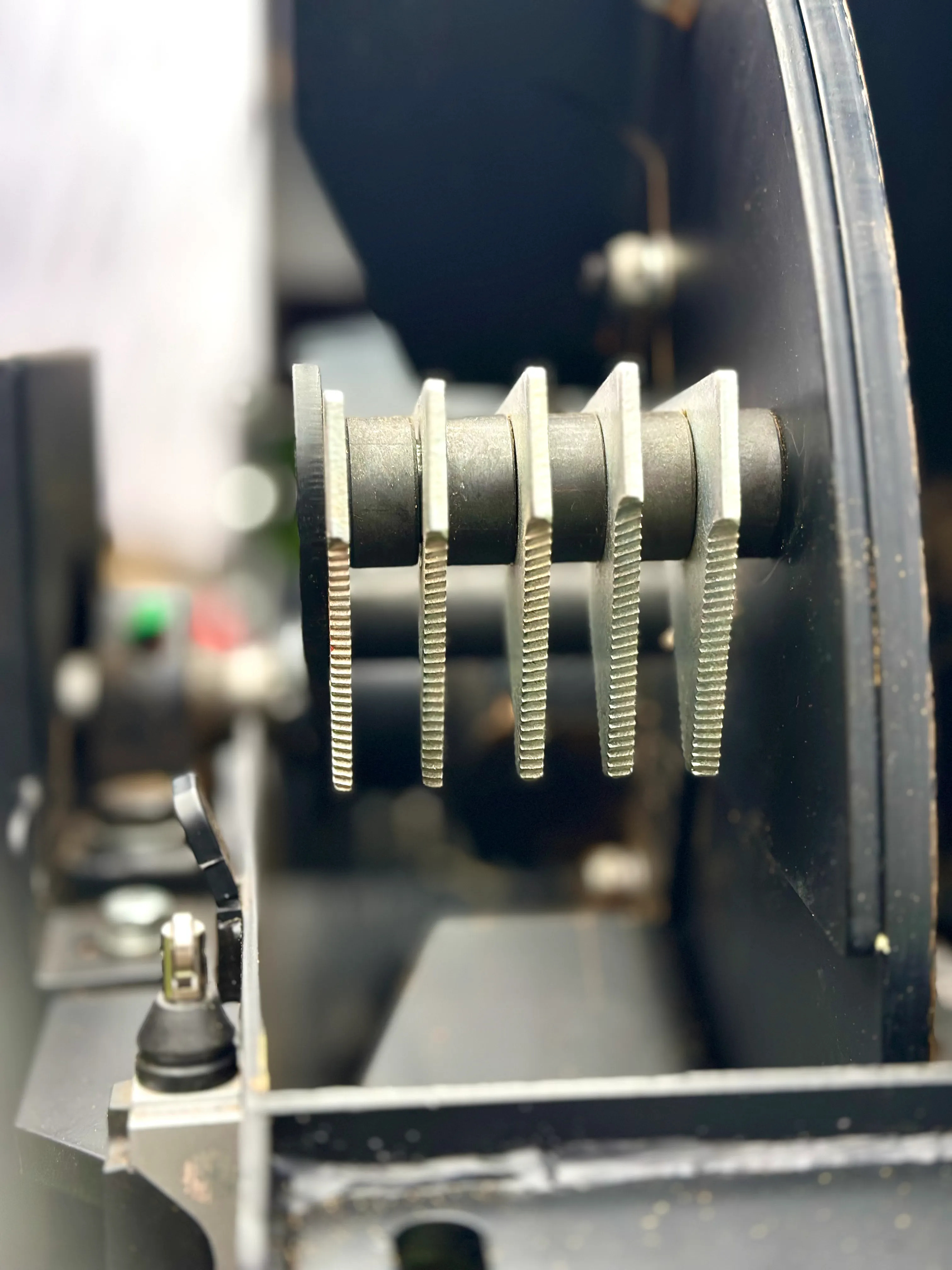 Измельчитель веток и древесины DH-27