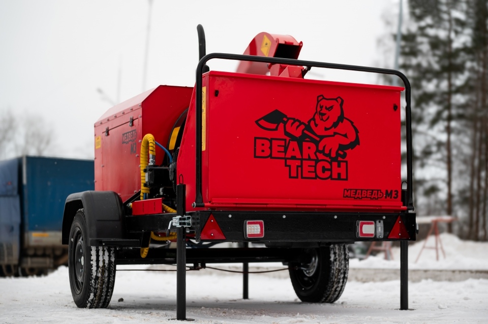 Измельчитель дерева BearTech М3 на гусеничном ходу