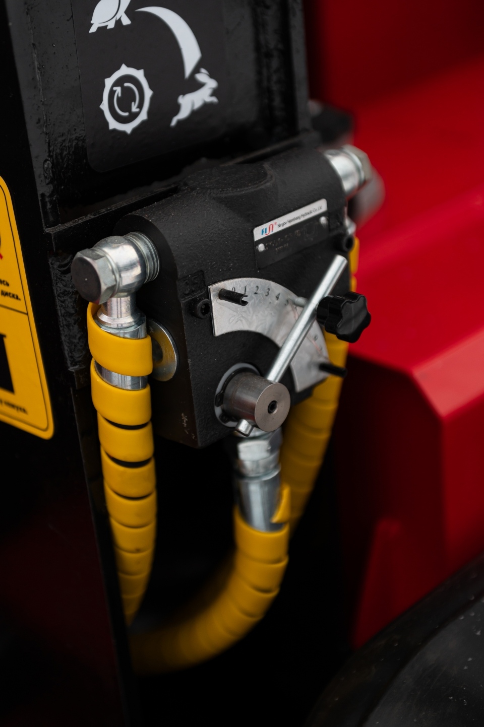 Измельчитель дерева BearTech М3 на гусеничном ходу