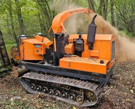 Измельчитель дерева BearTech М3 на гусеничном ходу