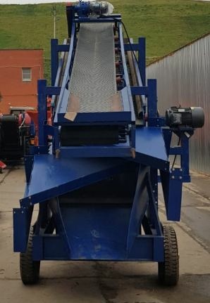 Грохот сортировочный двухситный на колесной базе с тремя конвейерами выгрузки 2YK