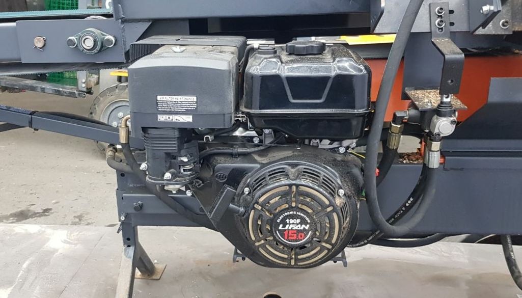 Машина для изготовления дров из дерева RM40 мобильная